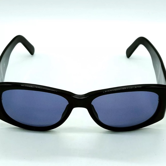 Stunning Authentic Black Chanel Sunglasses - Picture 9 of 9